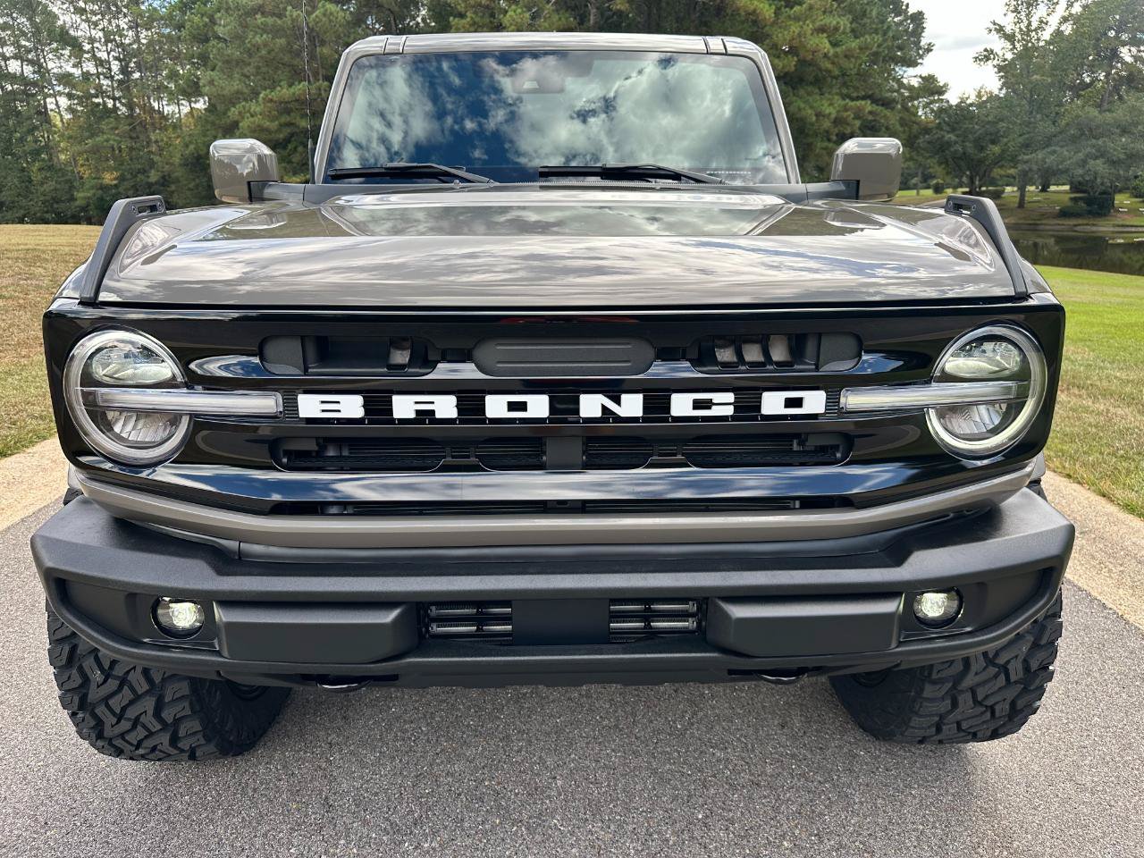 Used 2026 Ford Bronco Outer Banks AWD/4WD image 2