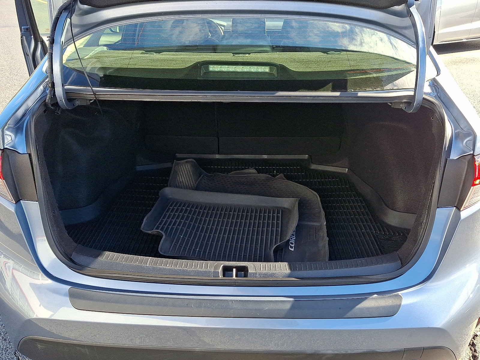 Used 2020 Toyota Corolla LE image 28