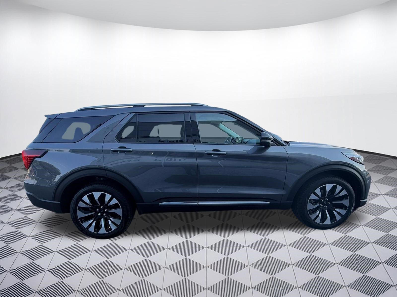 Used 2026 Ford Explorer Platinum w/ LUX Leather Package AWD/4WD image 8