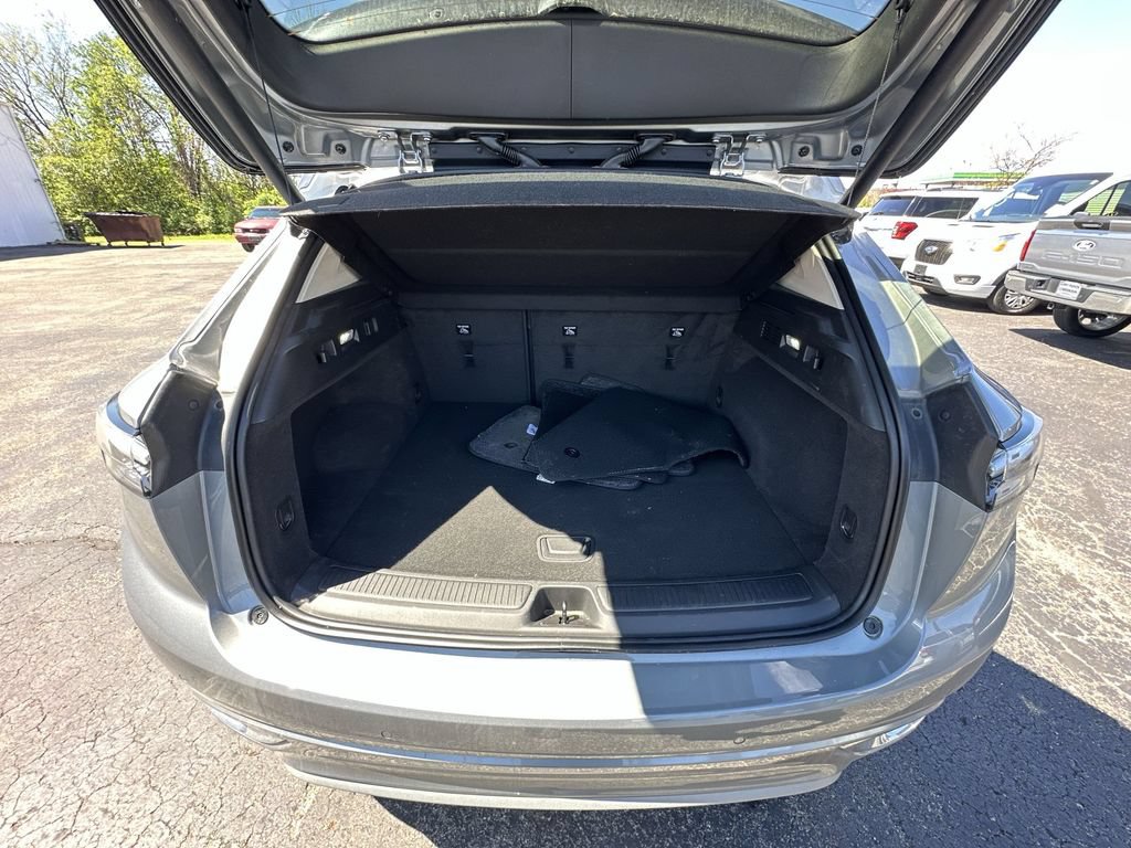 Used 2023 Buick Envision Avenir AWD/4WD image 24
