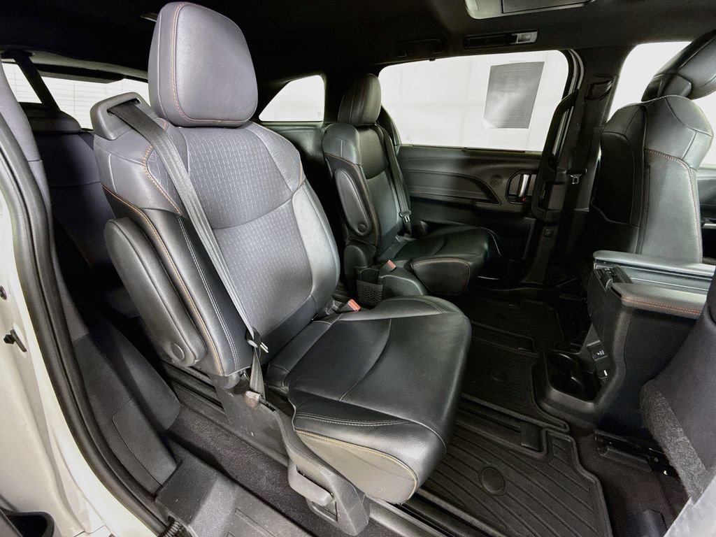 Used 2021 Toyota Sienna XSE w/ XSE Plus Package AWD/4WD image 35