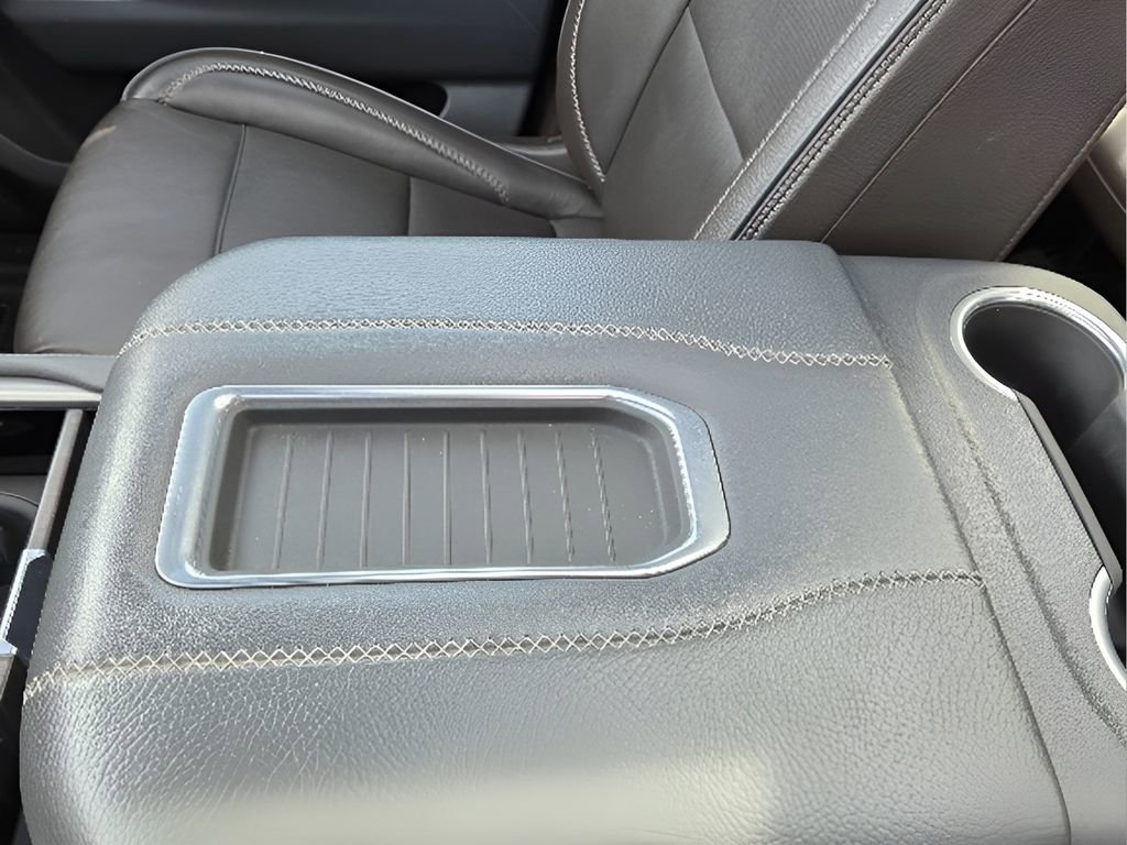 Used 2021 GMC Yukon XL Denali w/ Denali Ultimate Package image 16