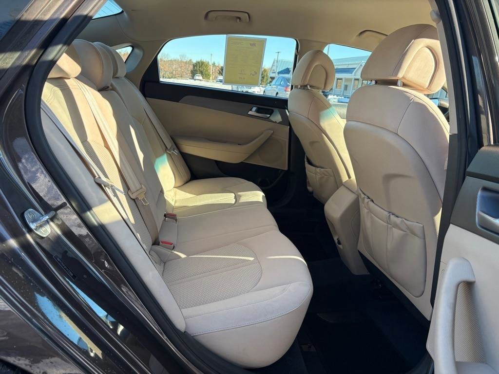 Used 2015 Hyundai Sonata SE FWD image 8