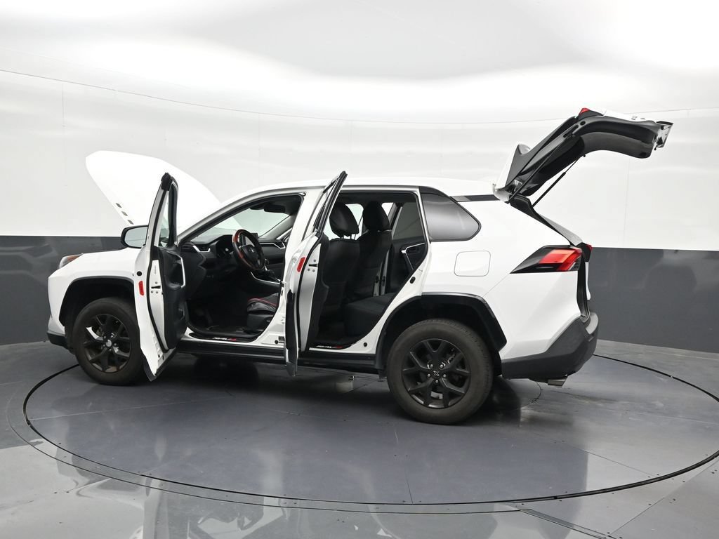 Used 2022 Toyota RAV4 LE FWD image 34