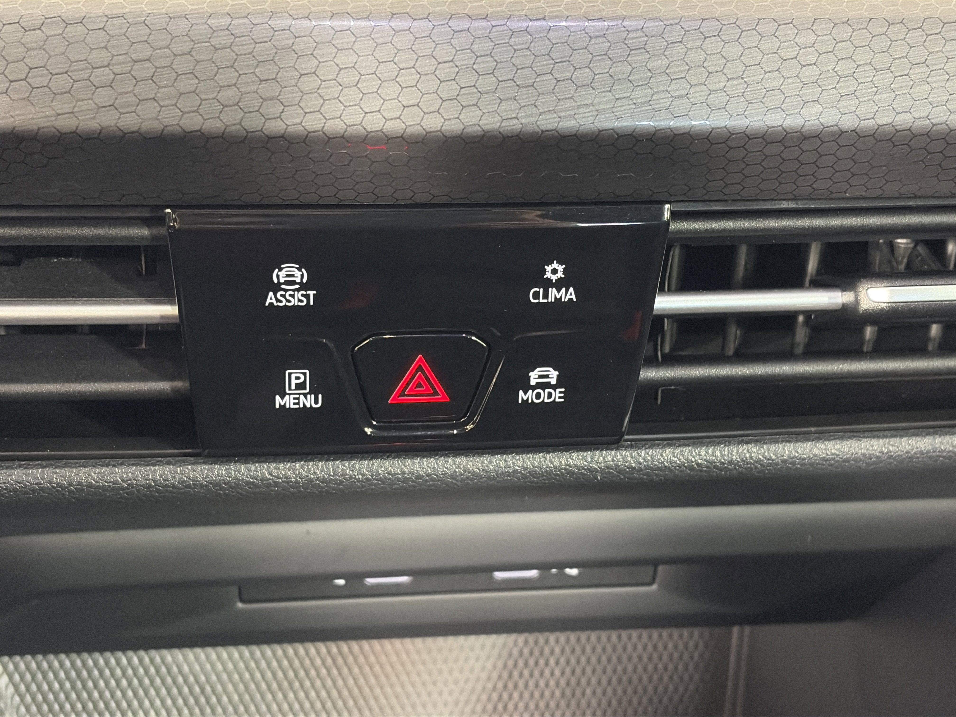 Used 2022 Volkswagen GTI SE image 24