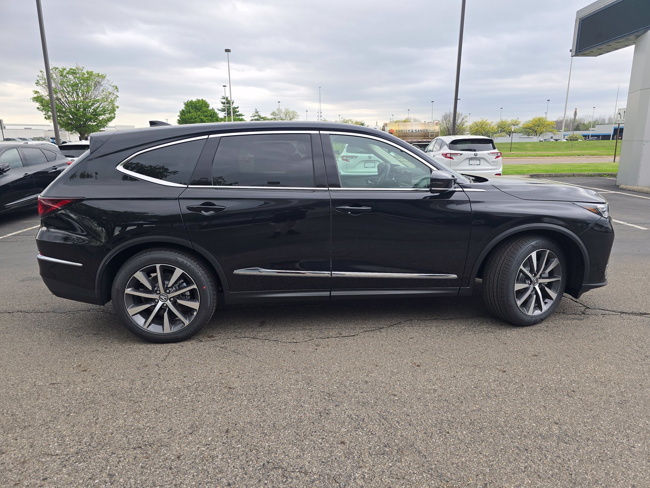 New 2026 Acura MDX w/ Technology Package AWD/4WD image 3