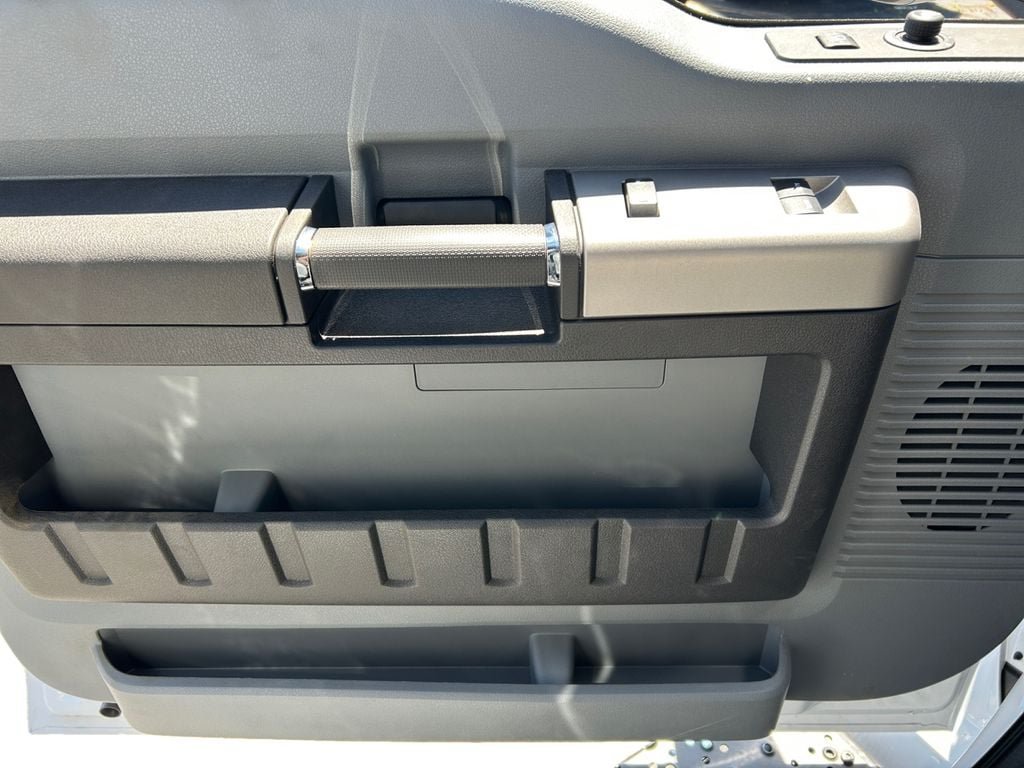 New 2027 Ford F650 2WD Regular Cab Super Duty image 16