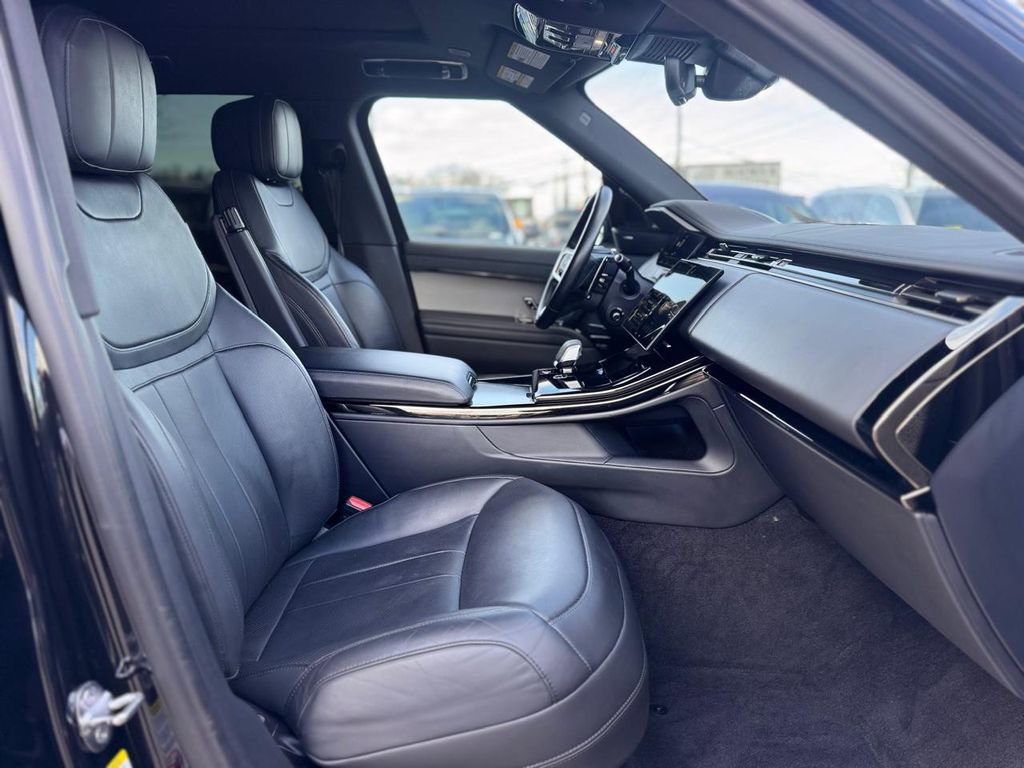 Used 2025 Land Rover Range Rover Sport SE image 23