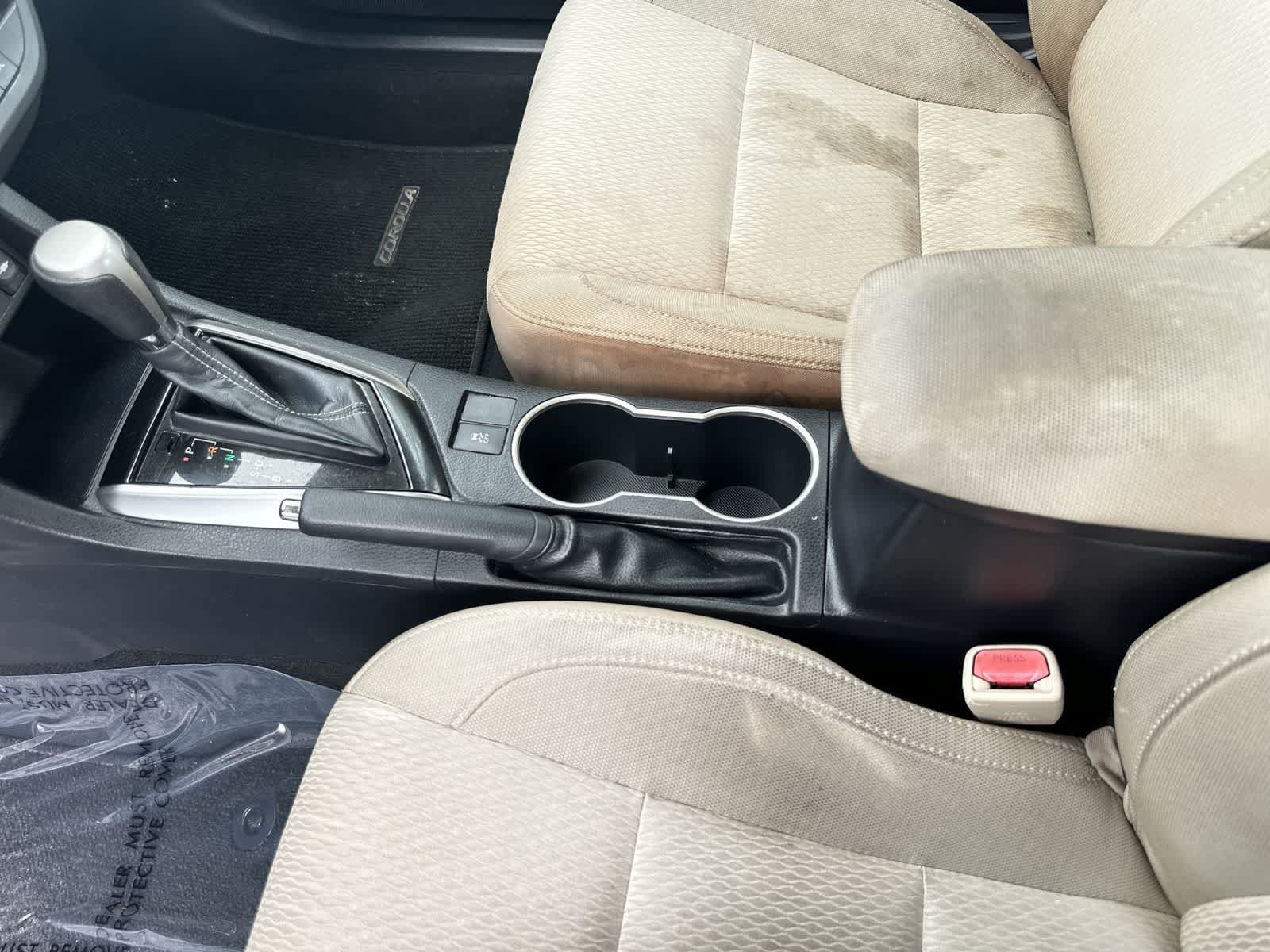 Used 2015 Toyota Corolla LE FWD image 19