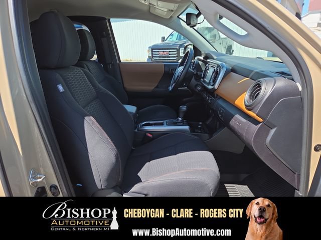 Used 2018 Toyota Tacoma SR5 AWD/4WD image 14