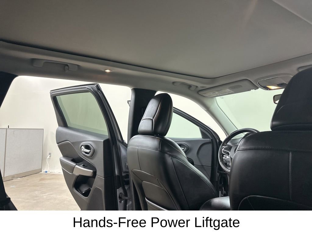 Used 2019 Jeep Cherokee Limited w/ Luxury Group image 22