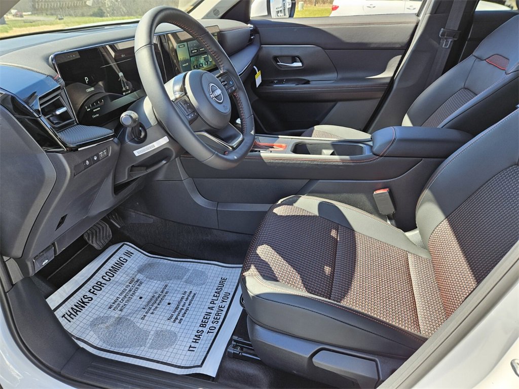 New 2025 Nissan Kicks SR w/ SR Premium Package image 5