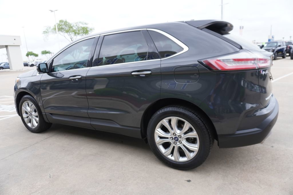Used 2021 Ford Edge Titanium image 4