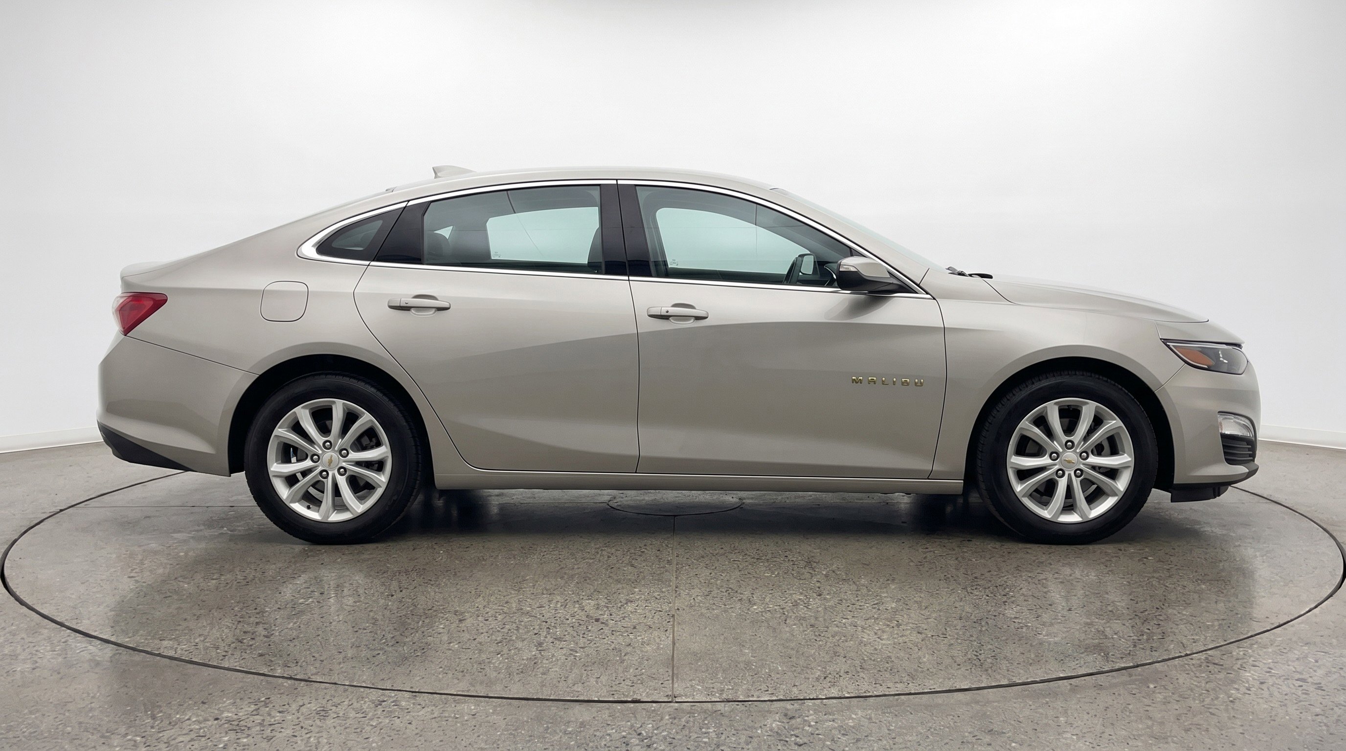 Used 2024 Chevrolet Malibu LT FWD image 11