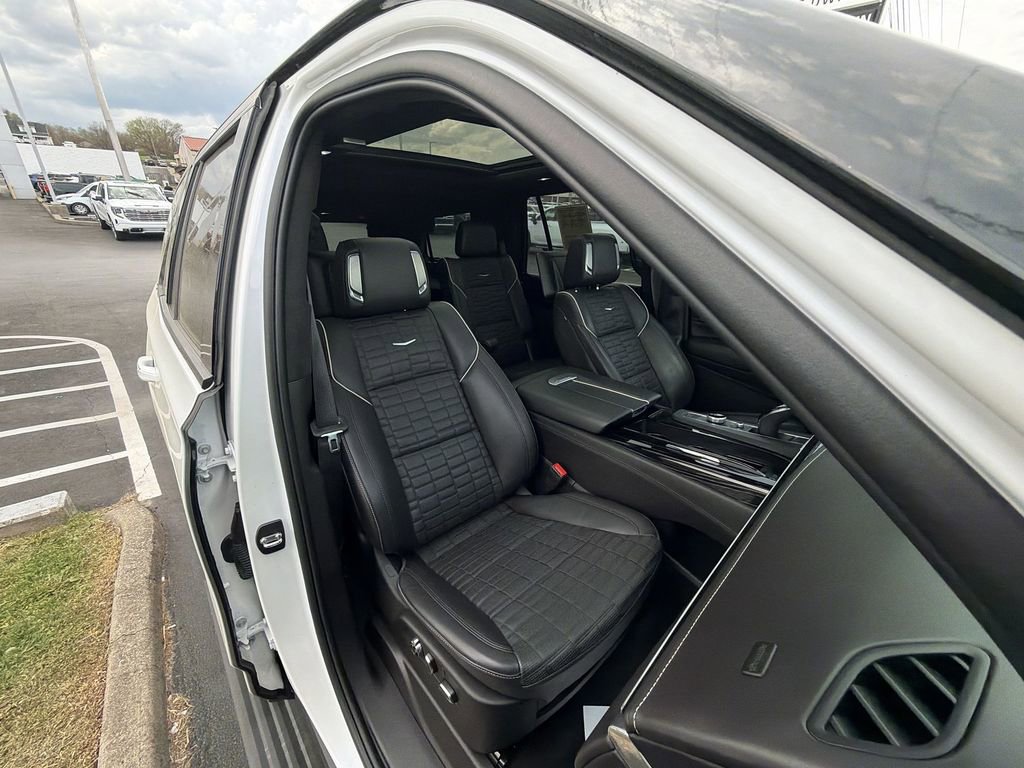 Used 2023 Cadillac Escalade V AWD/4WD image 32