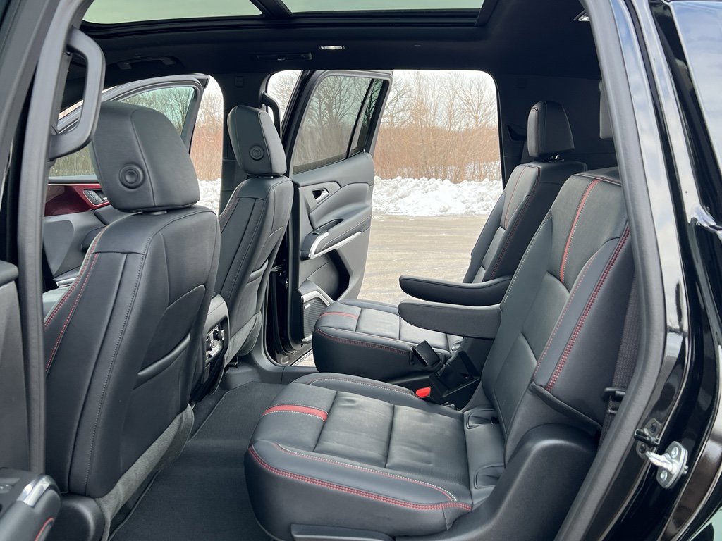 Used 2024 Chevrolet Traverse RS AWD/4WD image 37