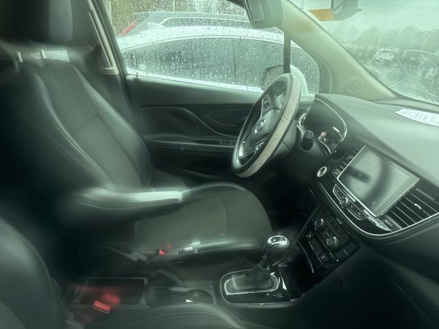 Used 2018 Buick Encore Preferred image 3