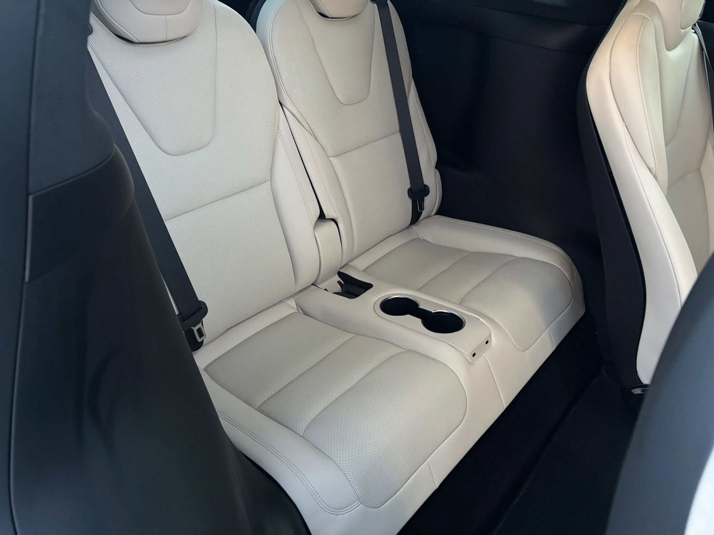 Used 2022 Tesla Model X image 15