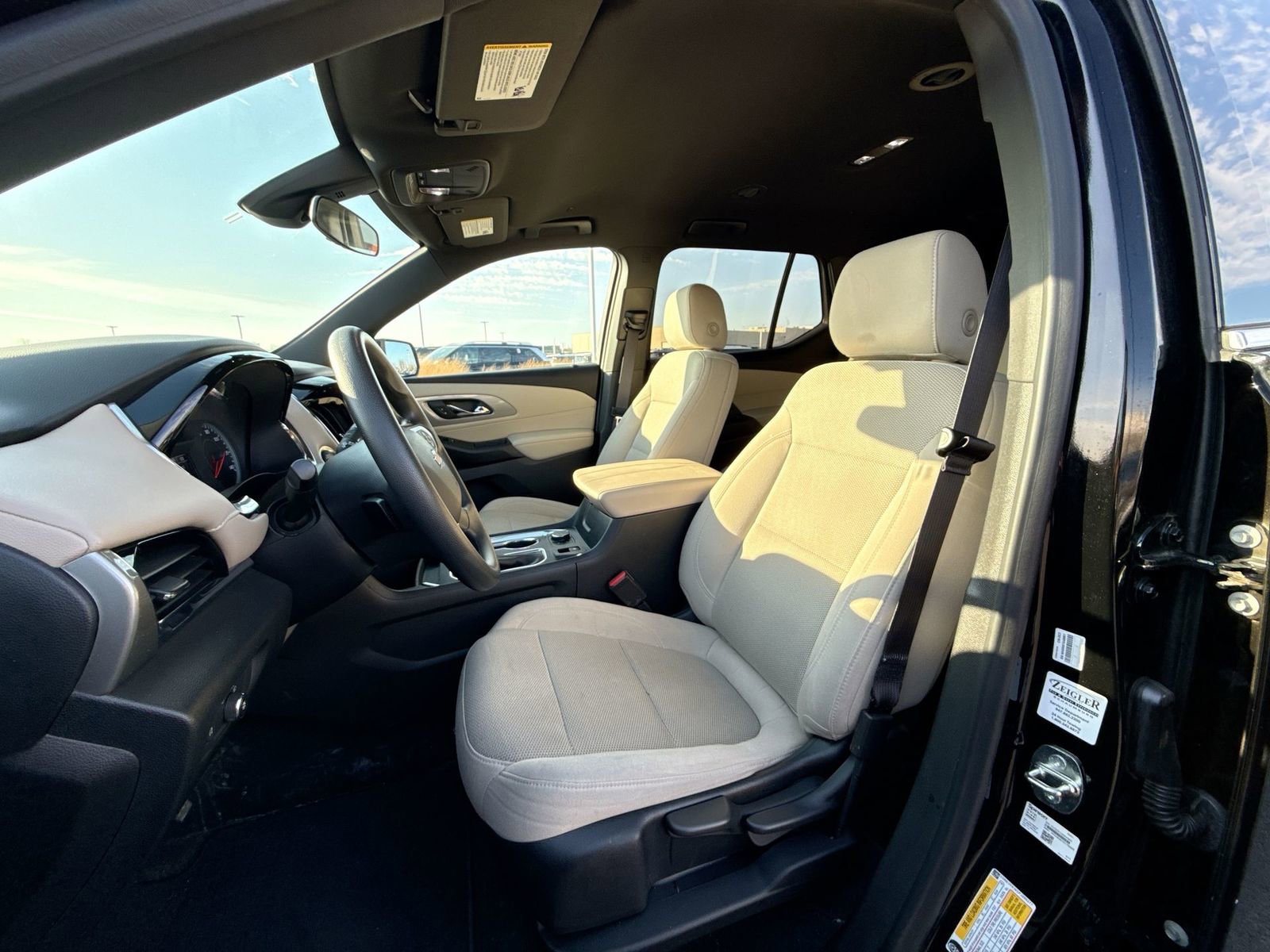 Used 2023 Chevrolet Traverse LS w/ Safety Package image 12