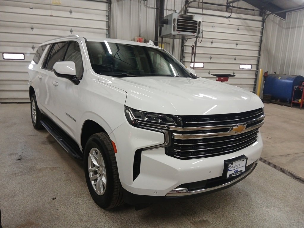 Used 2024 Chevrolet Suburban LT image 5