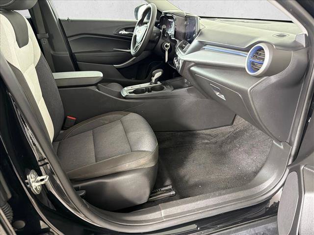 Used 2024 Chevrolet Trax LS w/ LS Convenience Package FWD image 13