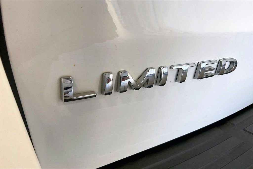 Used 2024 Ford Expedition Limited image 21