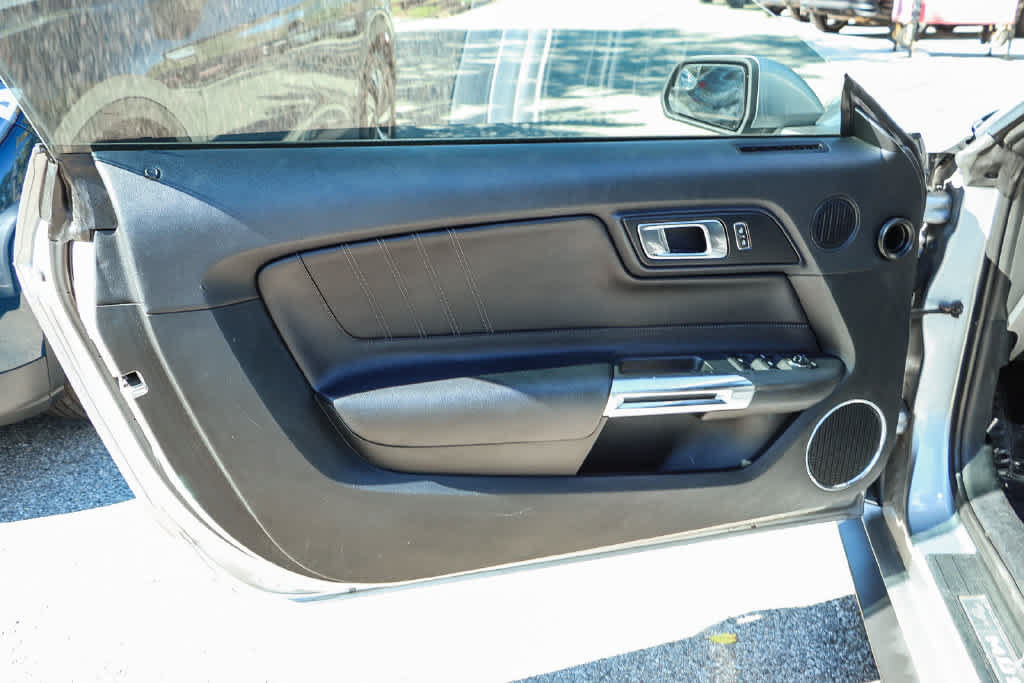 Used 2020 Ford Mustang Premium RWD image 24