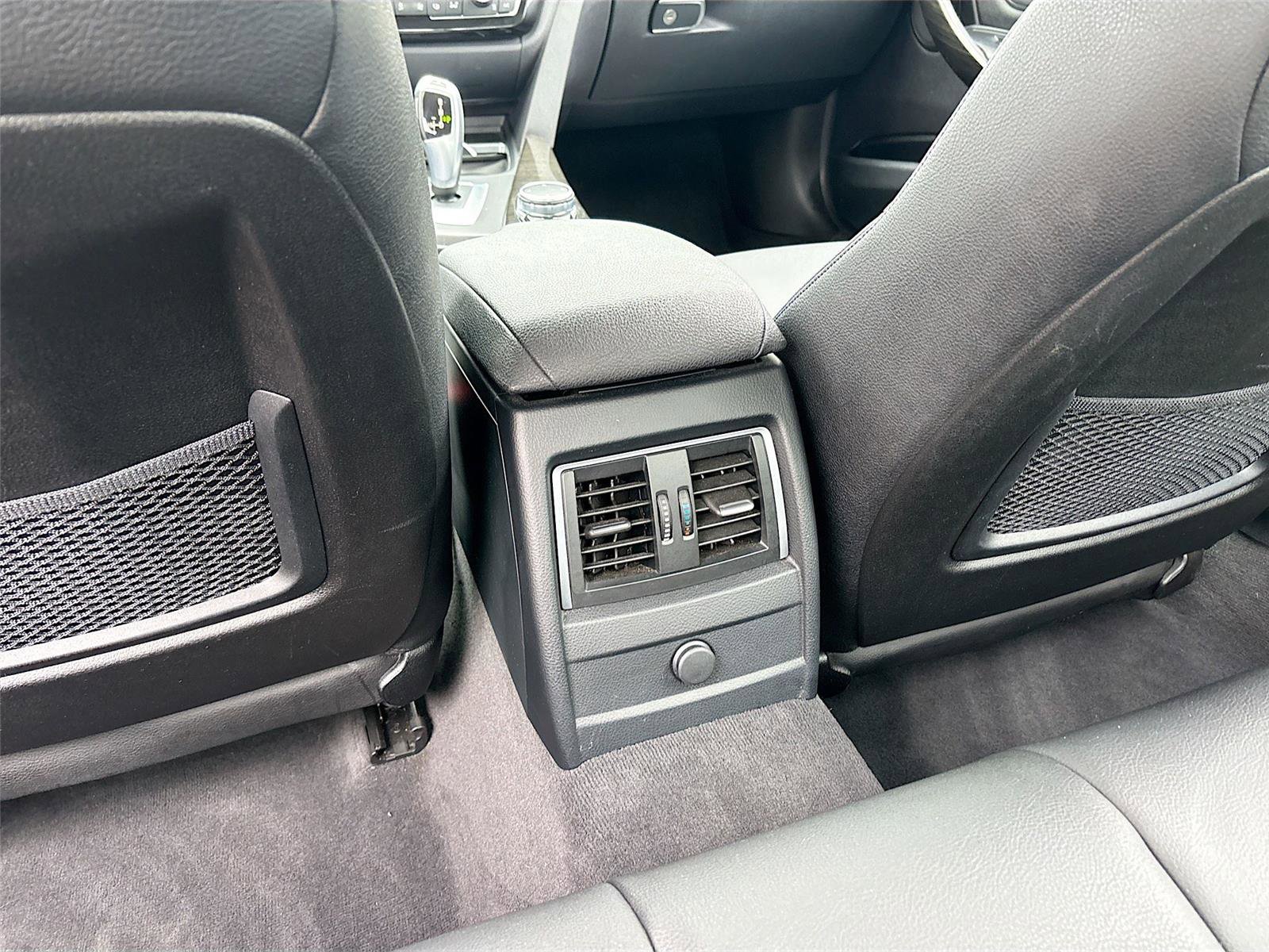 Used 2016 BMW 320i xDrive Sedan image 29