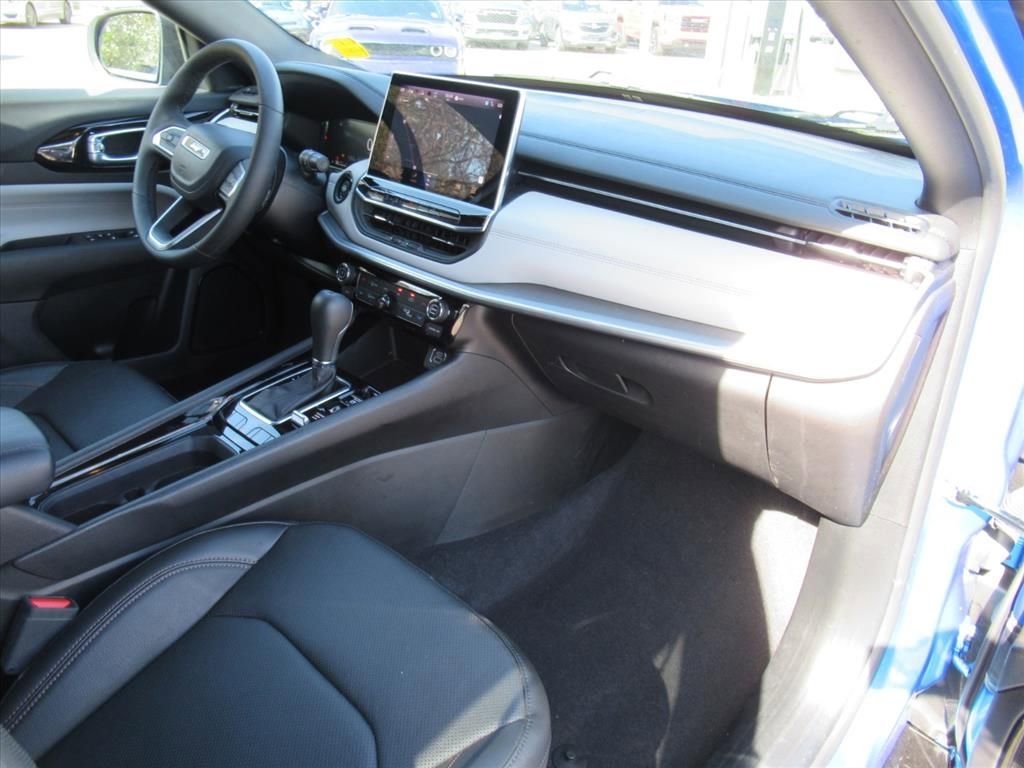 Used 2024 Jeep Compass Limited w/ Elite Group image 10