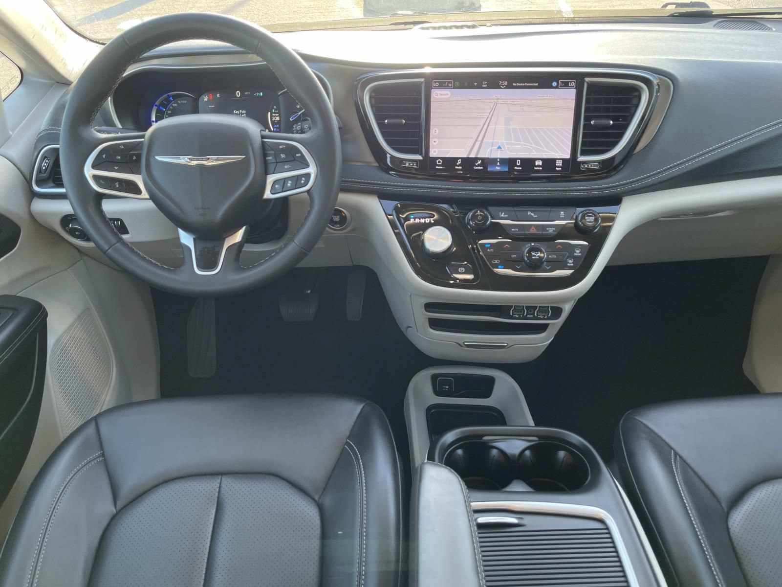 Used 2024 Chrysler Pacifica Limited FWD image 8