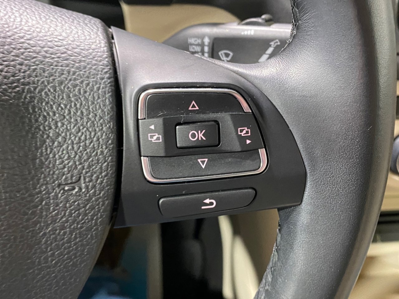 Used 2017 Volkswagen Tiguan Wolfsburg Edition image 22