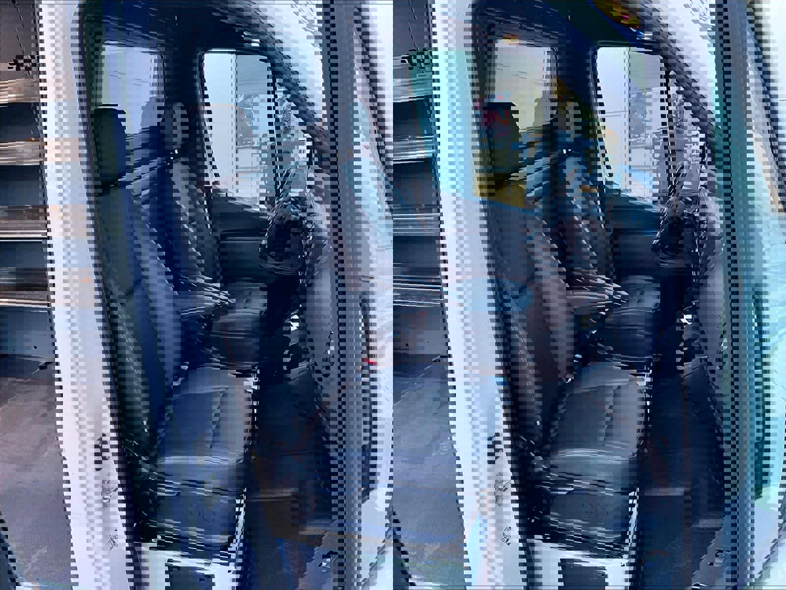 Used 2024 Mercedes-Benz Sprinter 2500 image 11