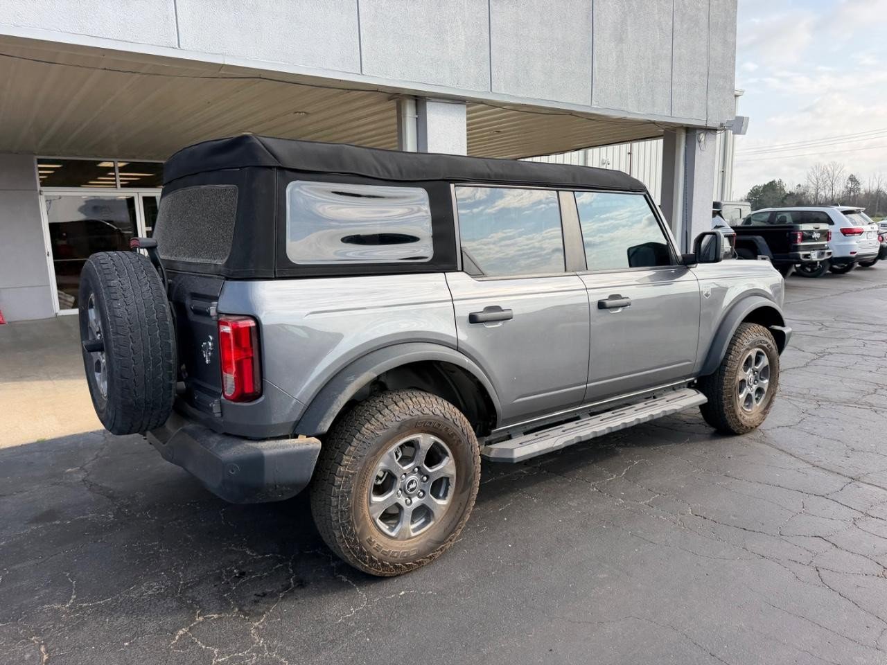 Used 2023 Ford Bronco Big Bend image 3