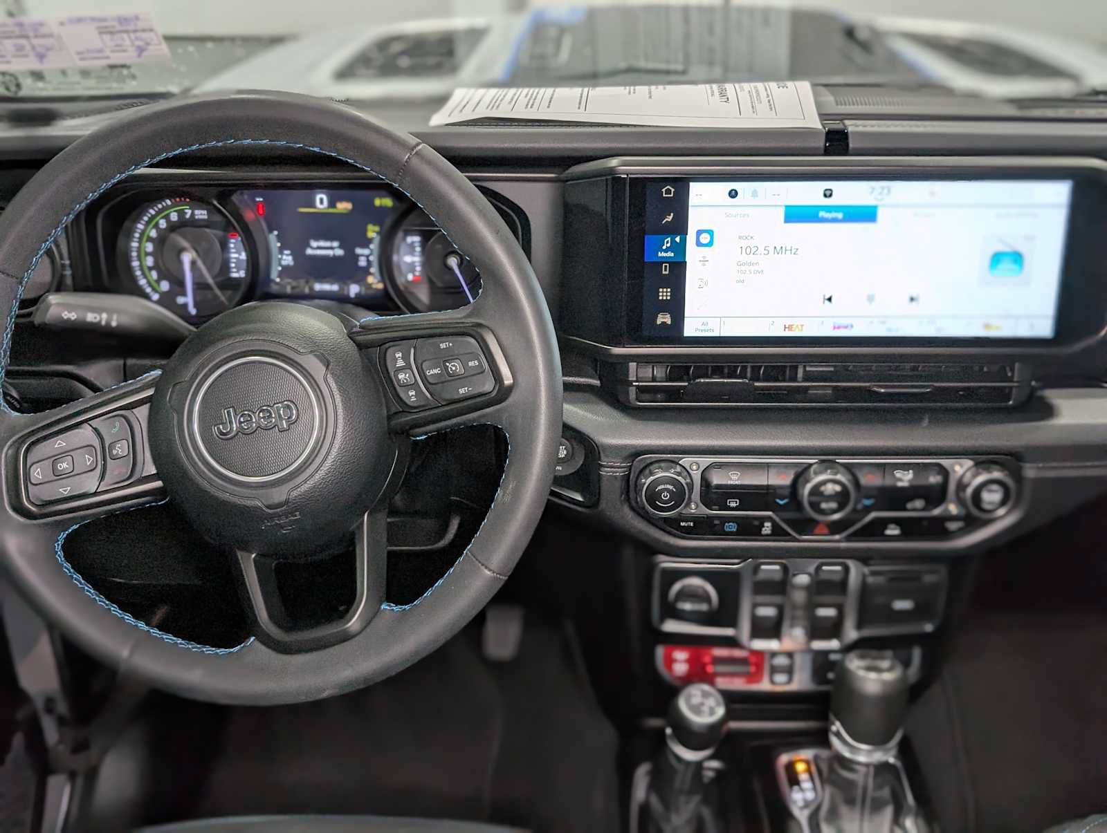 Used 2024 Jeep Wrangler Unlimited Rubicon 4xe AWD/4WD image 4