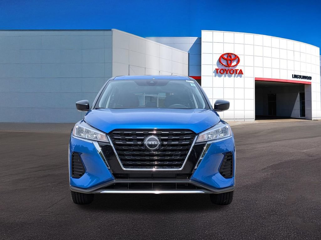 Used 2025 Nissan Kicks Play S FWD image 4