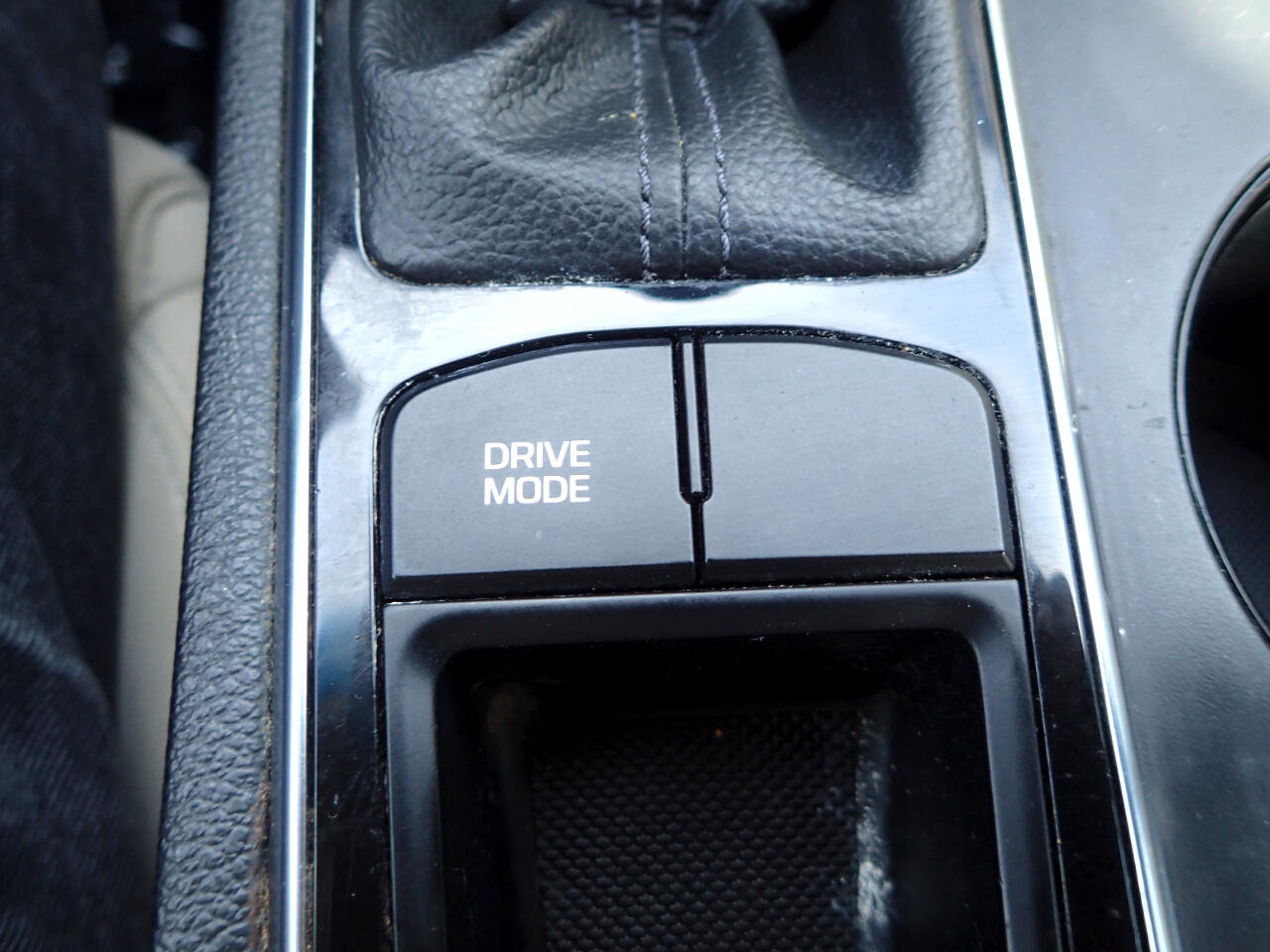 Used 2015 Hyundai Sonata SE w/ Option Group 09 FWD image 25