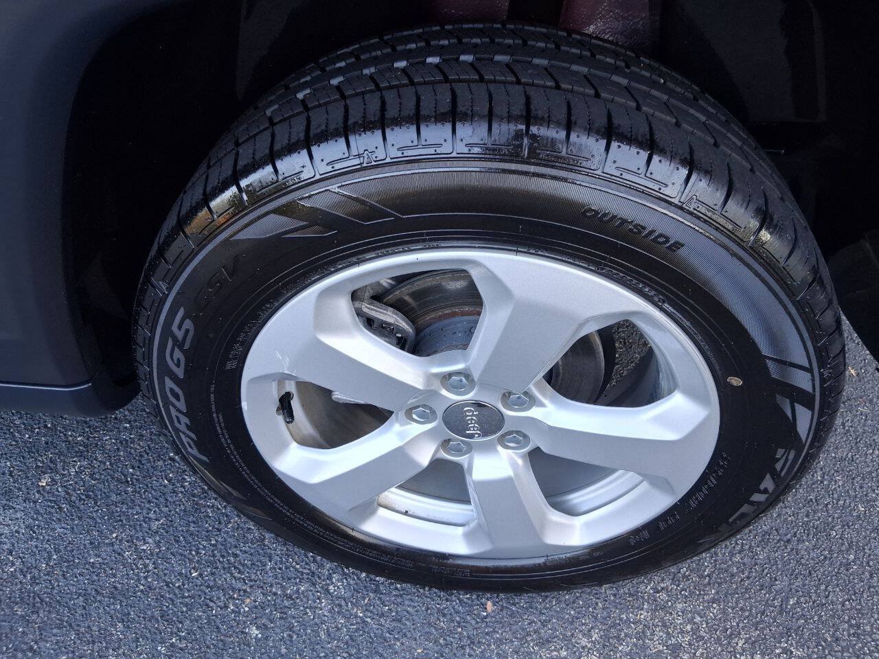 Used 2020 Jeep Compass Latitude AWD/4WD image 8