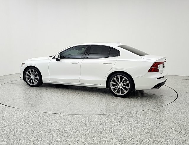 Used 2020 Volvo S60 T5 Momentum FWD image 7