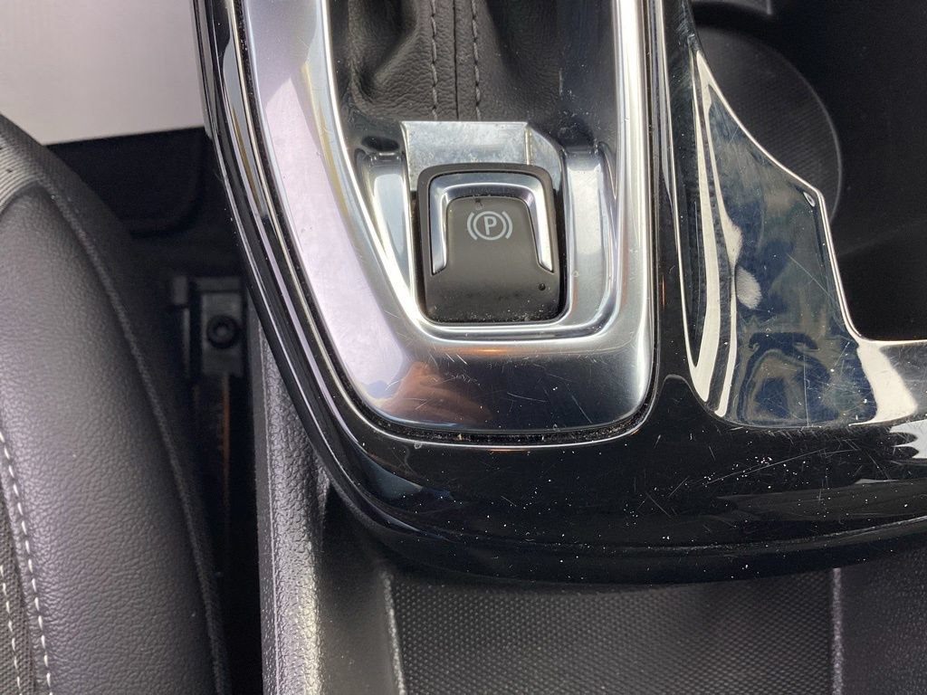 Used 2025 Chevrolet Trax LT w/ LT Convenience Package FWD image 28