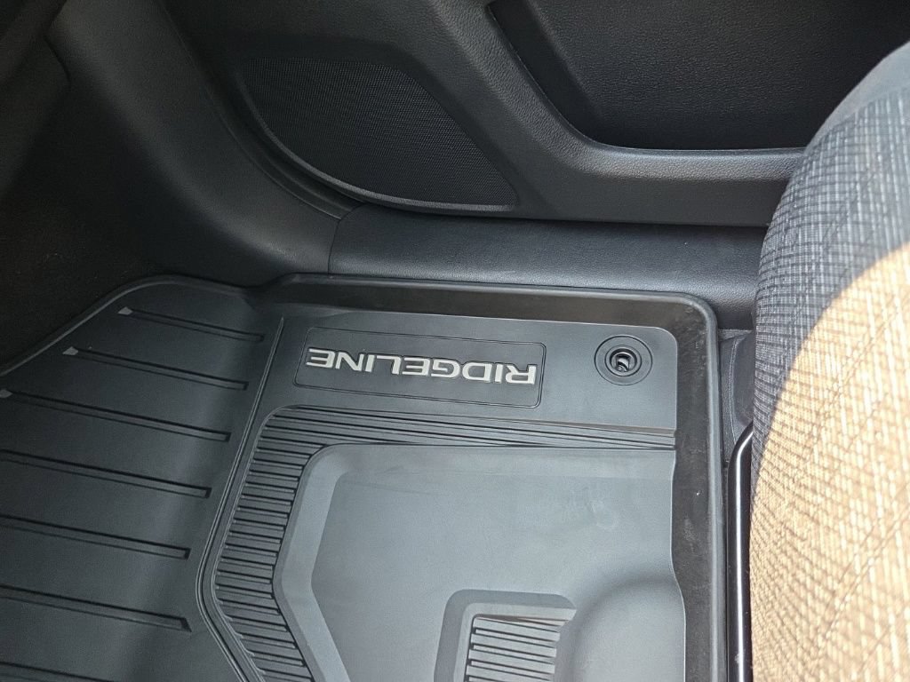 Used 2025 Honda Ridgeline Sport image 49