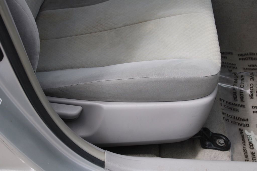 Used 2009 Toyota Camry LE FWD image 19