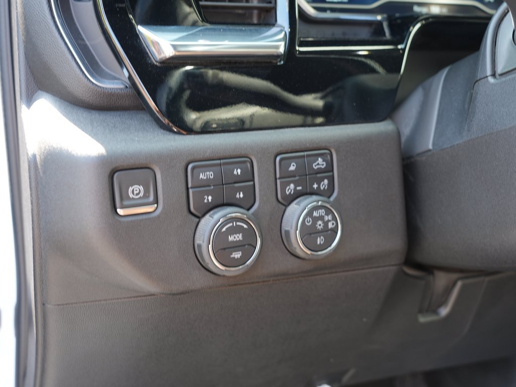 Certified 2024 Chevrolet Silverado 3500 High Country w/ LPO, Dark Essentials Package AWD/4WD image 17