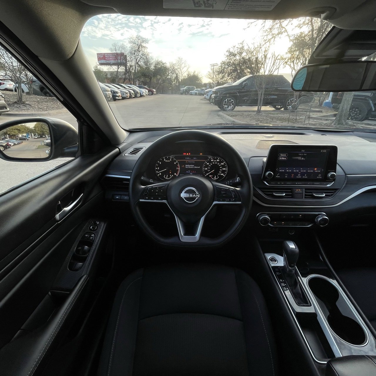 Used 2024 Nissan Altima 2.5 SV image 11