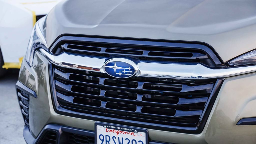 Used 2025 Subaru Ascent Premium AWD/4WD image 6