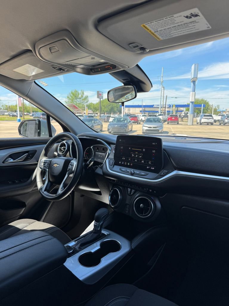 Used 2025 Chevrolet Blazer LT image 13