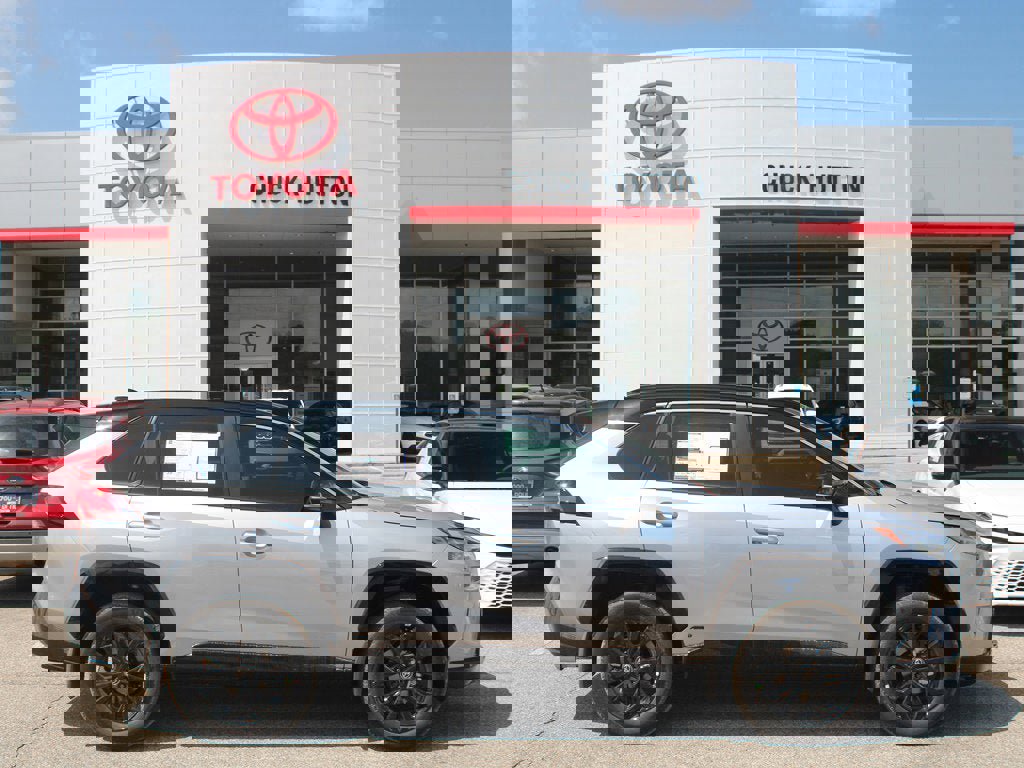 Used 2025 Toyota RAV4 XSE image 12