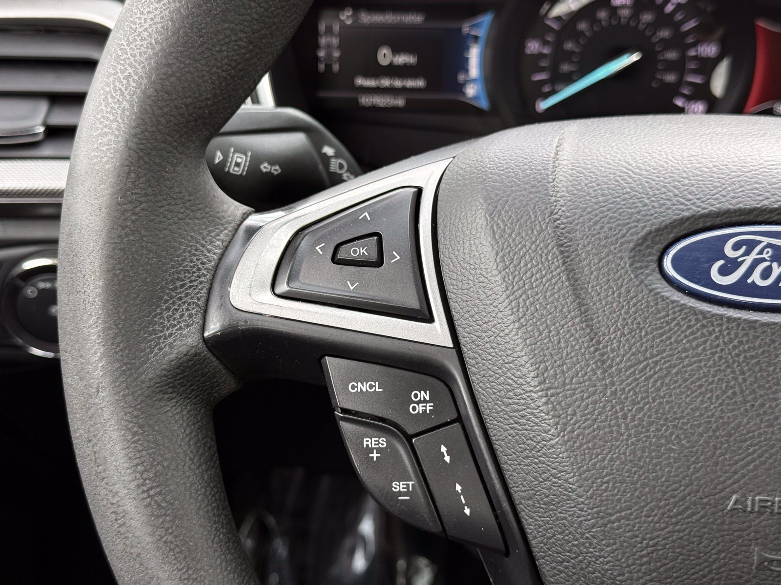 Used 2019 Ford Fusion SE FWD image 27