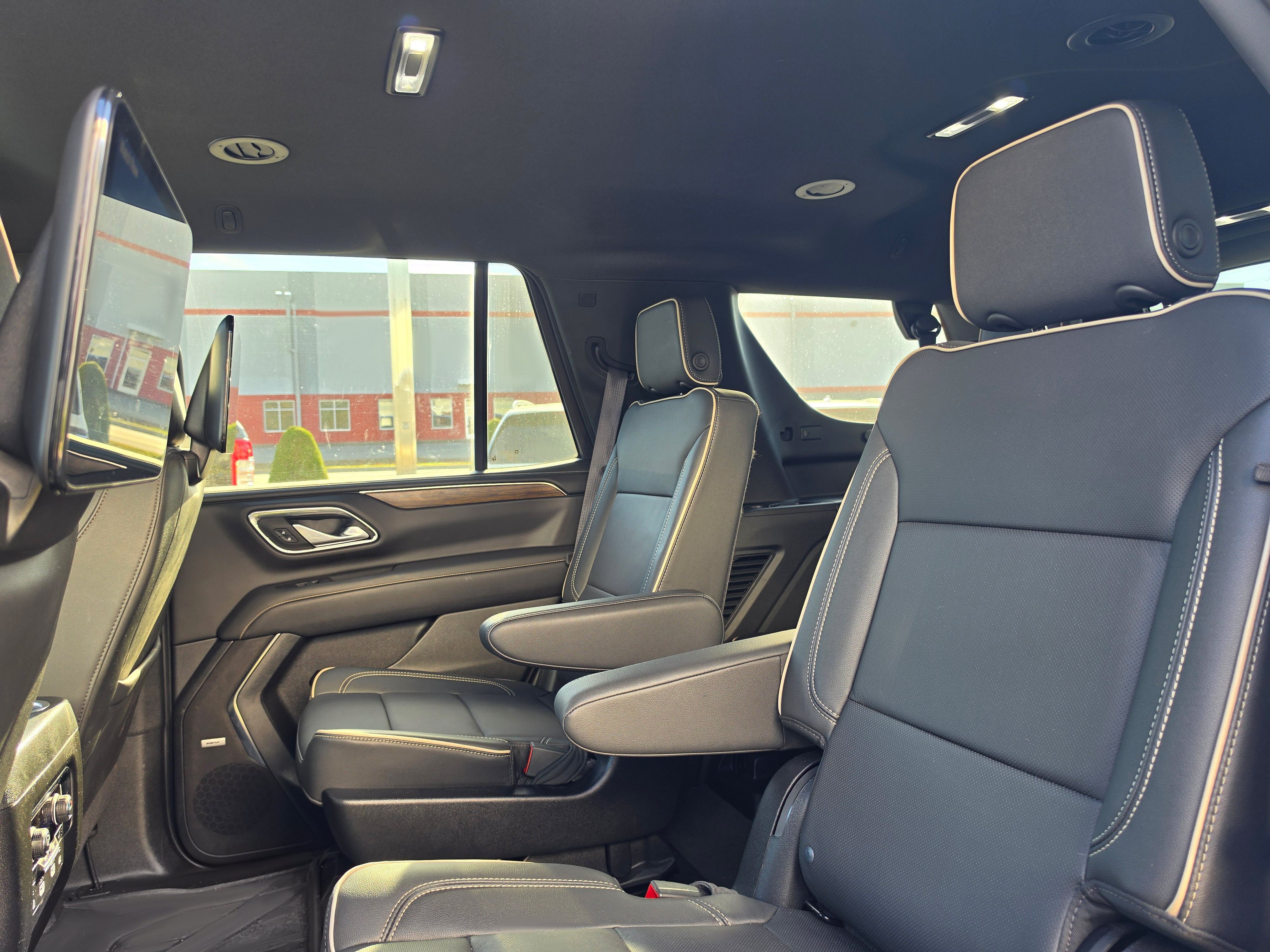 Used 2024 Chevrolet Tahoe Premier w/ Advanced Technology Package AWD/4WD image 13