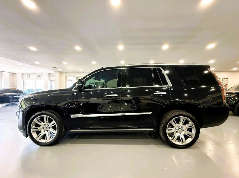 Used 2016 Cadillac Escalade Premium AWD/4WD image 4