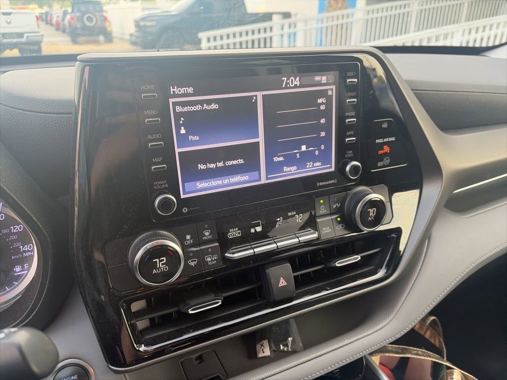 Used 2021 Toyota Highlander L image 14